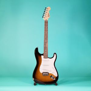 Guitarra eléctrica Squier Stratocaster Bullet HT Brown Sunburst SEMINUEVO