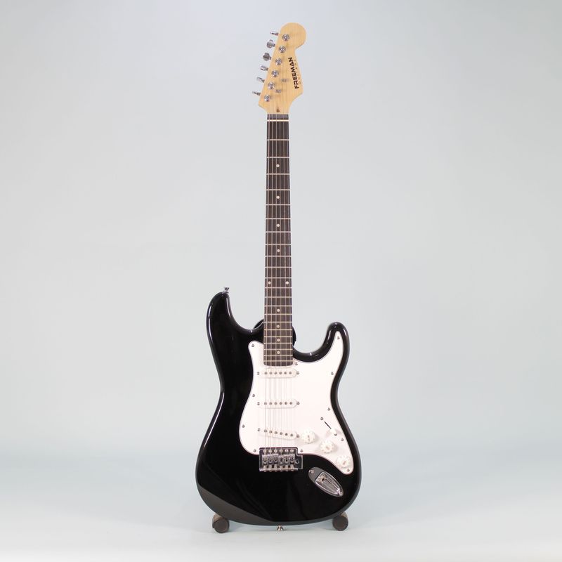 1-guitarra-electrica-freeman-freg1003-stratocaster-black-openbox-204900-1