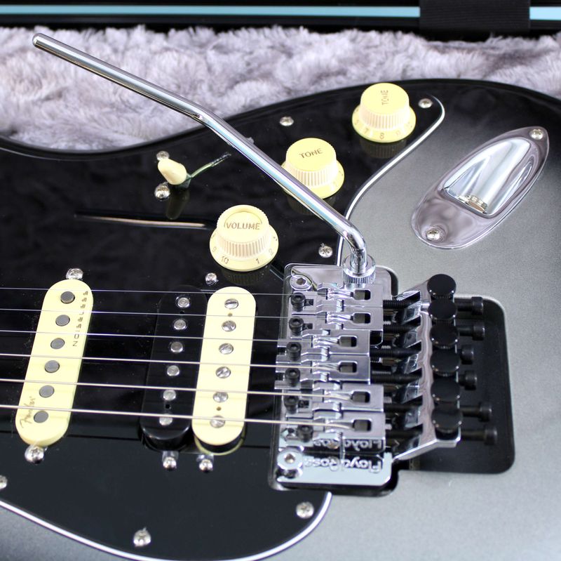 4-guitarra-electrica-fender-ultra-luxe-strat-hss-fr-mn-svb-1112515