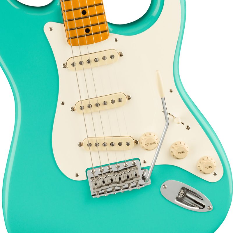 3-guitarra-electrica-fender-american-vintage-ii-1957-stratocaster-sea-foam-green-1113233