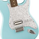 3-guitarra-electrica-fender-tom-delonge-stratocaster-daphne-blue-1113271