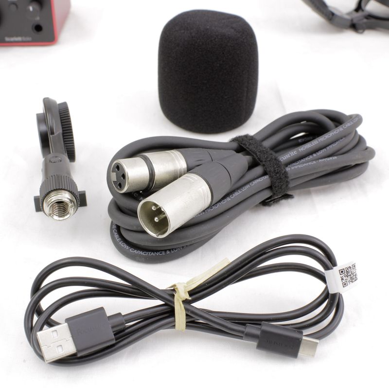 6-pack-de-audio-focusrite-studio-scarlett-solo-4th-gen-openbox-213221-1.JPG