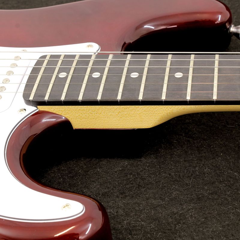 6-guitarra-electrica-freeman-freg1003-stratocaster-rojo-vino-openbox-205007-1.jpg